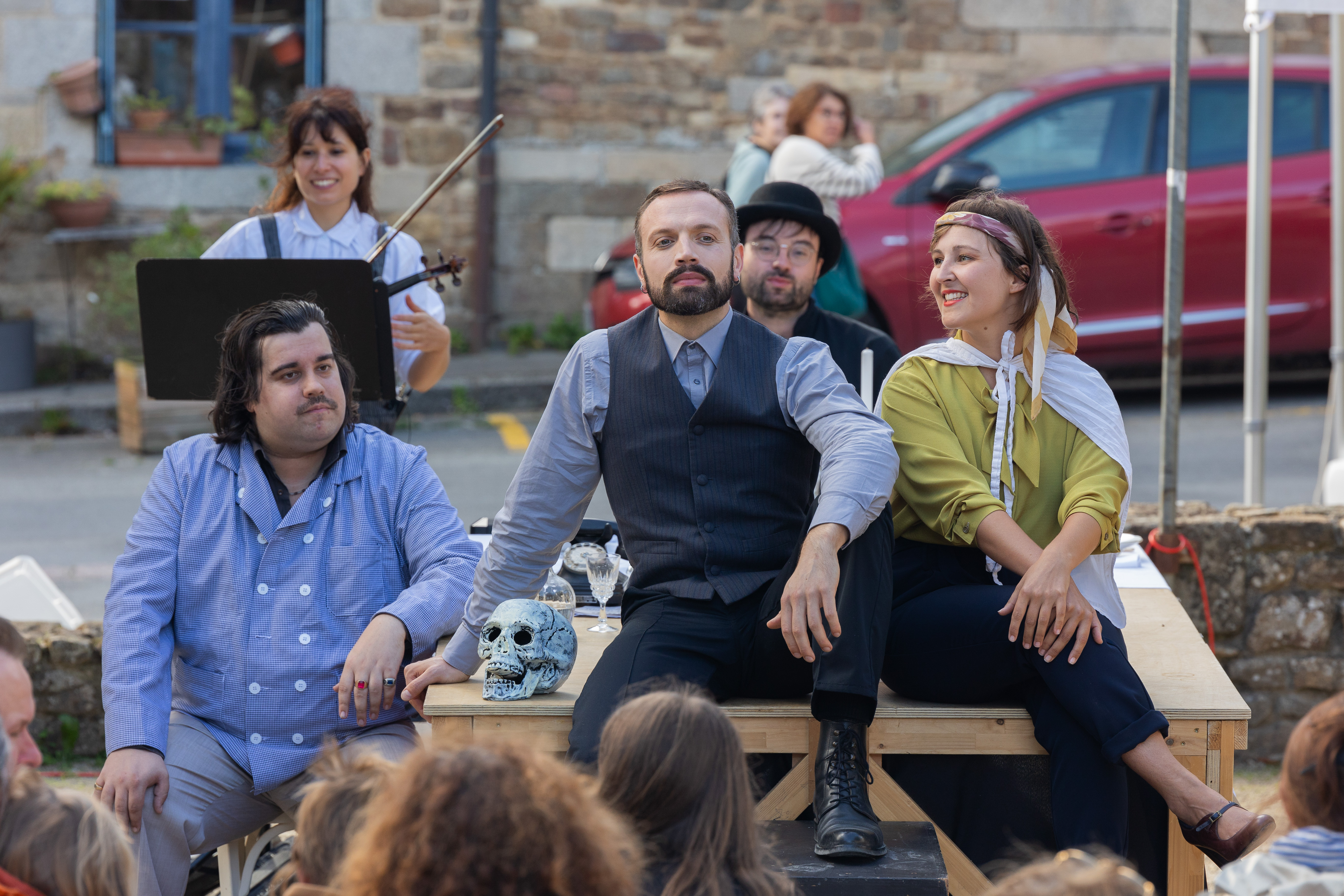 3 chanteurs et 2 musiciens de Lyrisme de rue